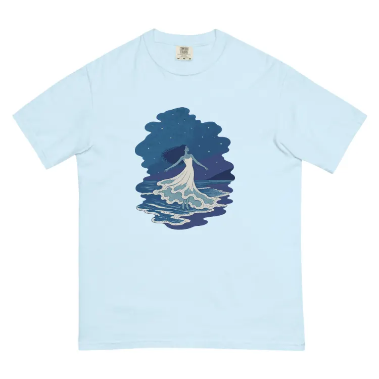 The The Tide Dancer Tee in Chambray.