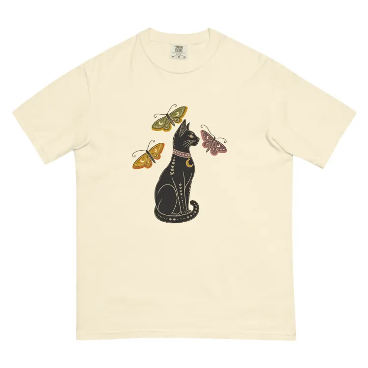 The The Familiar Tee in Ivory.