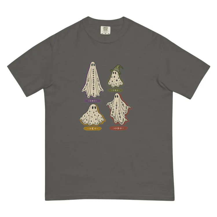 The A Field Guide to Common Ghosts Tee in Pepper.