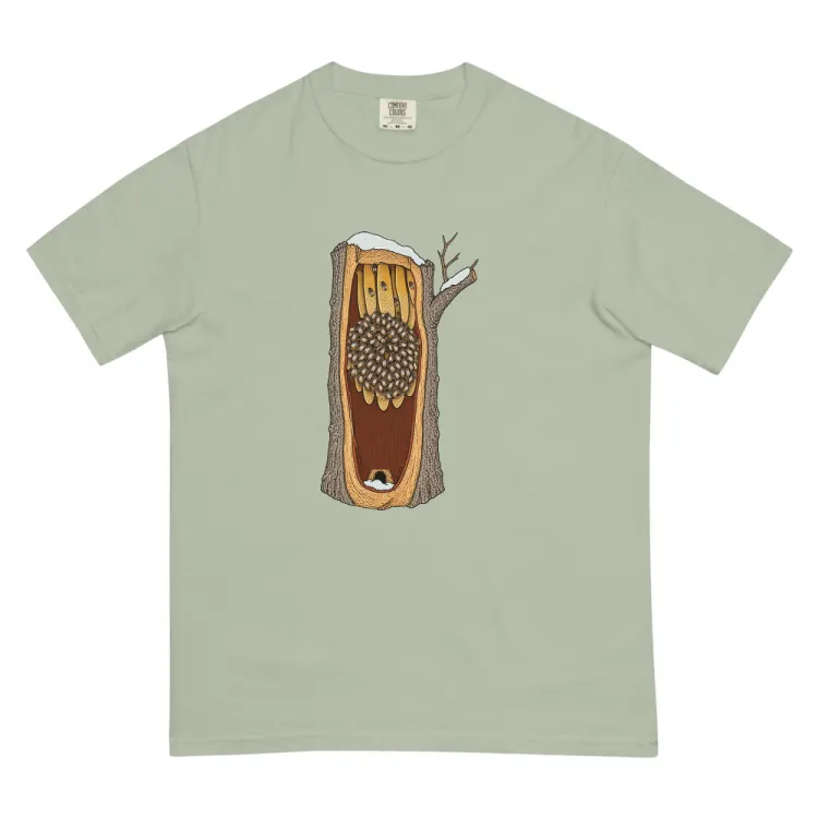 The Honeybees in Winter Tee in Bay.