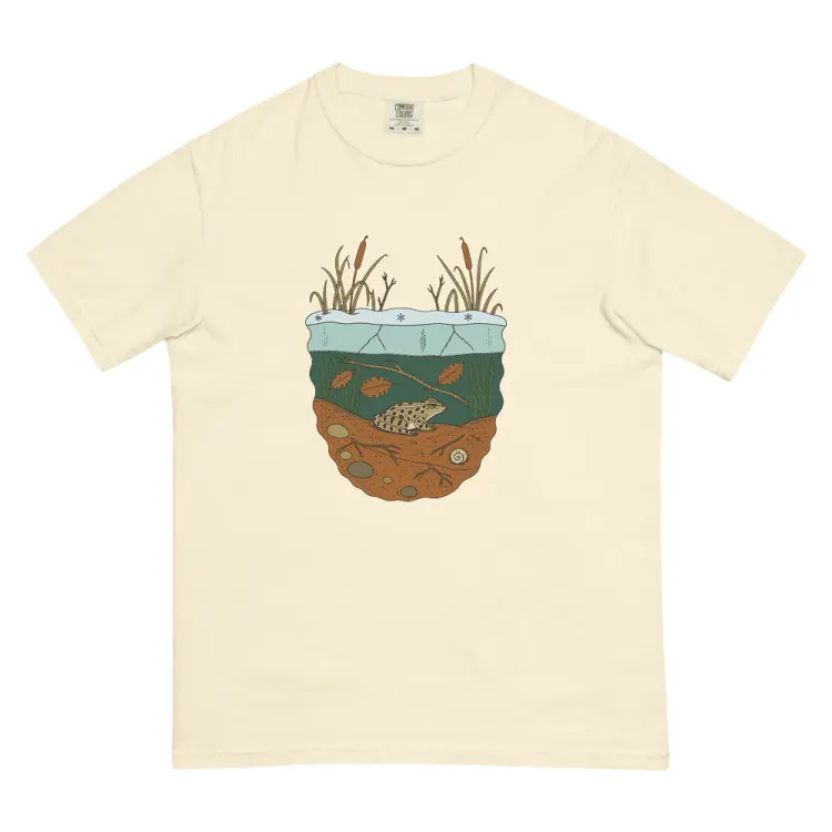 The Leopard Frog in Winter Tee in Ivory.