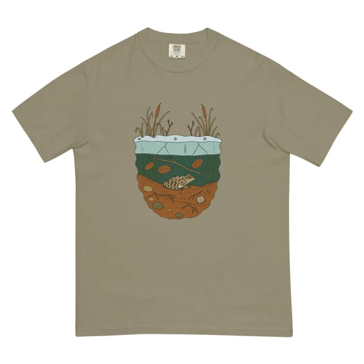 The Leopard Frog in Winter Tee in Sandstone.